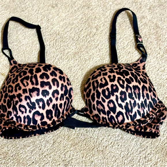 Victoria's Secret Other - Victoria’s Secret bombshell 32b/b70 leopard print black adjustable straps new
